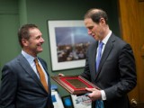 Sen Wyden Award Photo